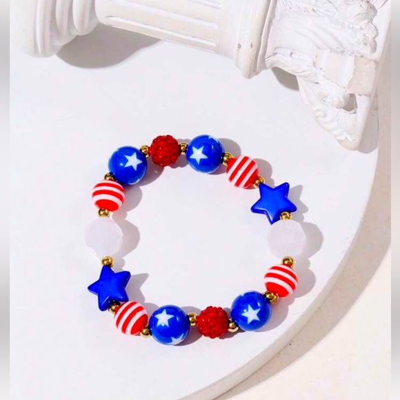 Jewelry - 🇺🇸❤️🤍💙 CELEBRATE AMERICA❗️ RED, WHITE, BLUE PATRIOTIC BRACELET WITH STARS❗️